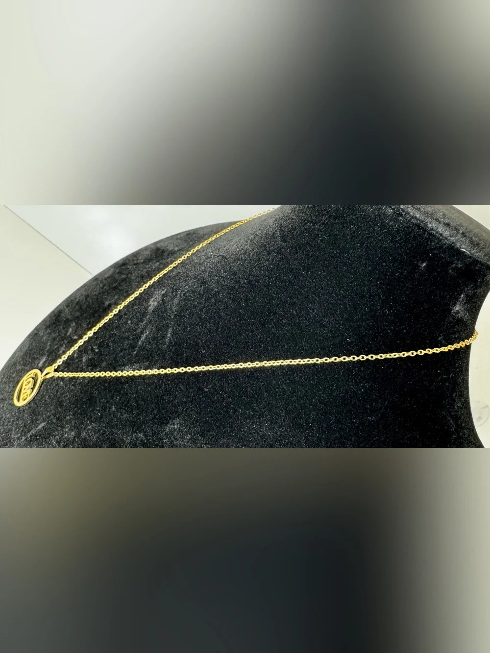 N/A elegant gold